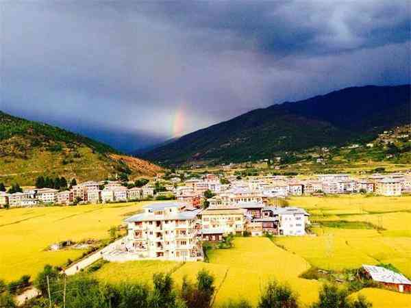 不丹——唯一不与我国建交的邻国，女尊男卑的国度