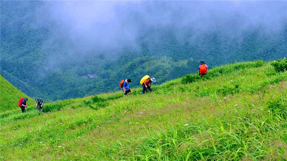 夏天去武功山游玩，武功山徒步必备物品推荐