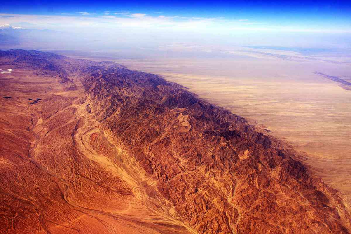 一路向西—— 大漠新疆，年少梦开始的地方