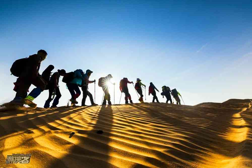 腾格里沙漠旅游什么时候去好？徒步穿越腾格里沙漠需要哪些装备？