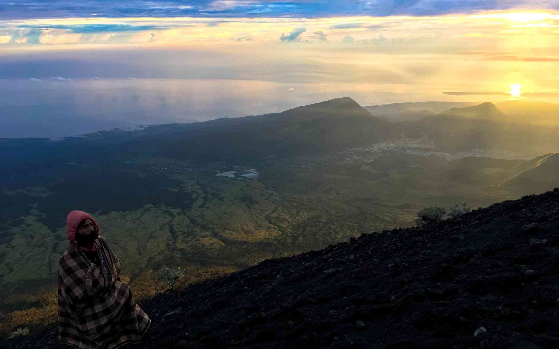 来到林贾尼登山，登林贾尼火山前必须准备的攻略请收下！