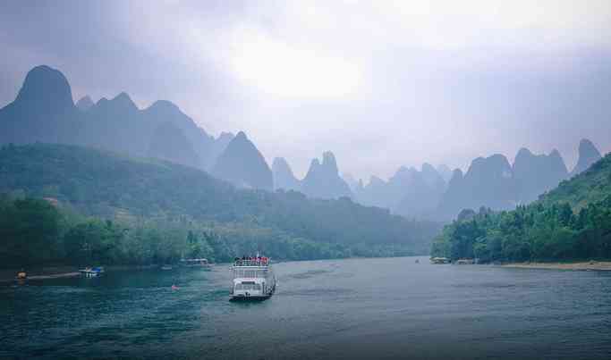 桂林山水甲天下，最有名的景点有哪些？这个夏天快去避暑吧