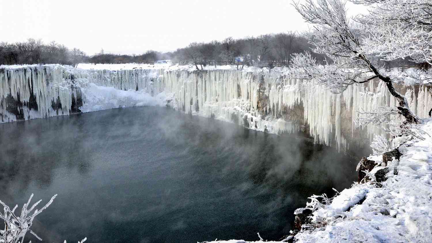 冬天去镜泊湖旅游好玩吗