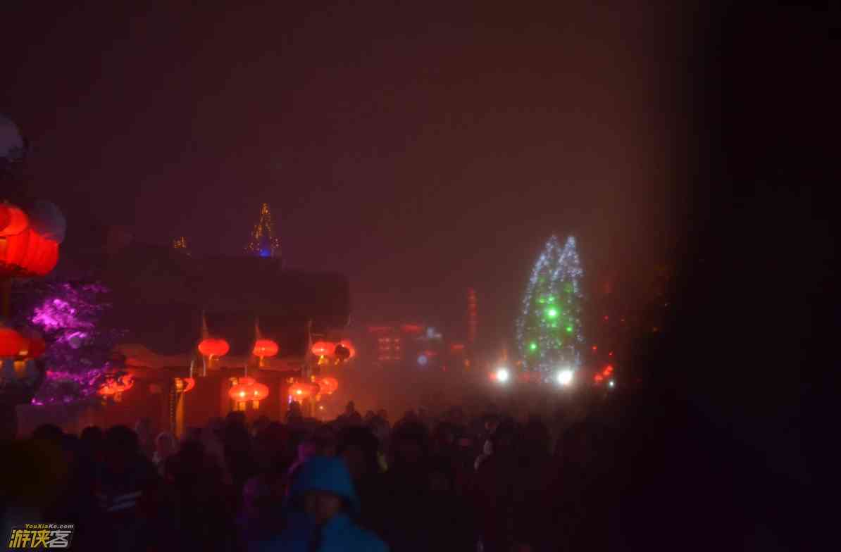 雪乡的梦幻夜景和天外街市