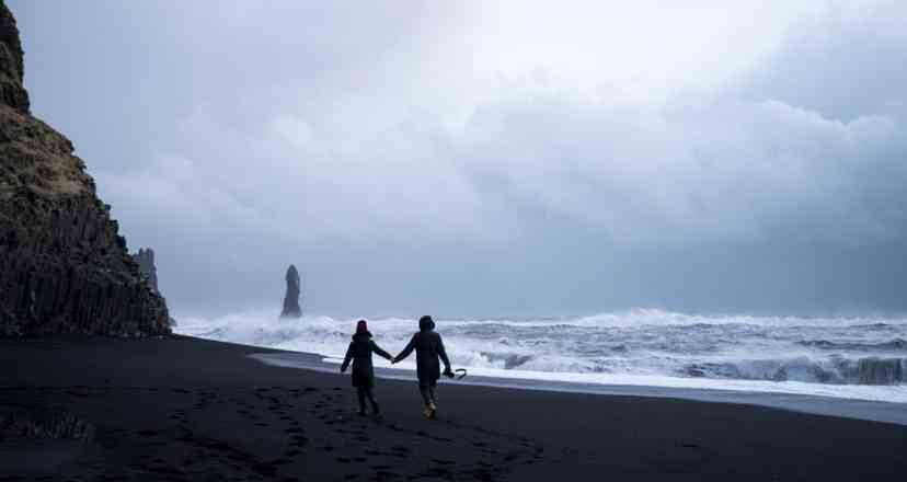 你见过黑色的沙滩吗？冰岛最有末日感的黑沙滩推荐